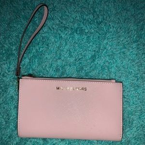 Michael Kors Wrislet Wallet